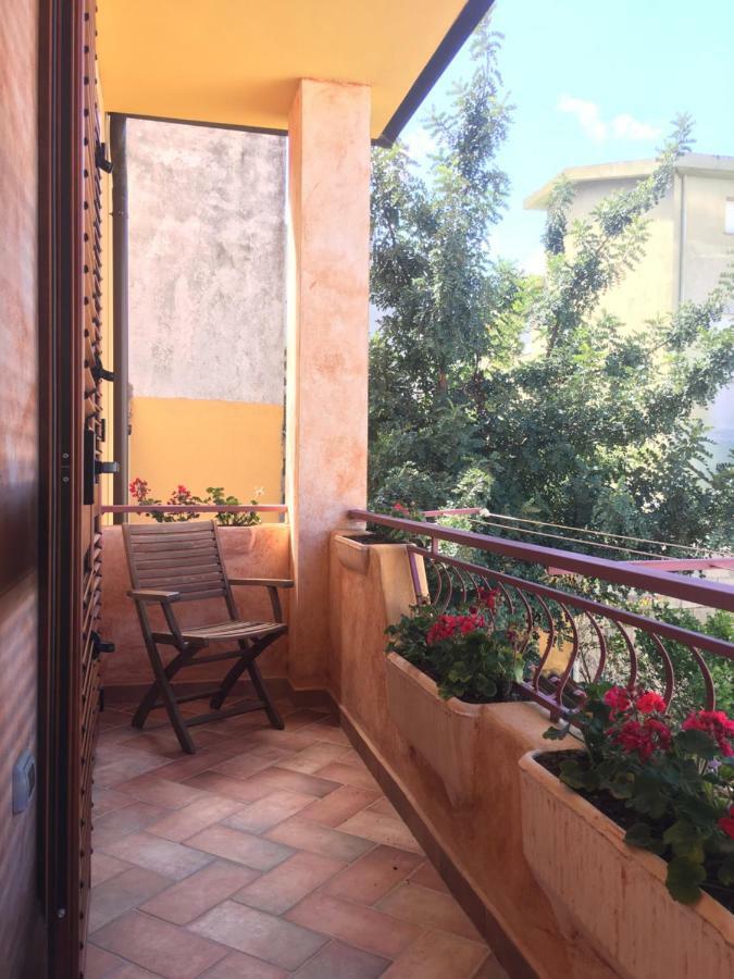 Casa Elena Lägenhet Dorgali Exteriör bild